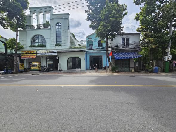 Nhà mặt tiền Nguyễn Hữu Cảnh, Dĩ An 790m² giá 33.8 tỷ - Kinh doanh sầm uất!