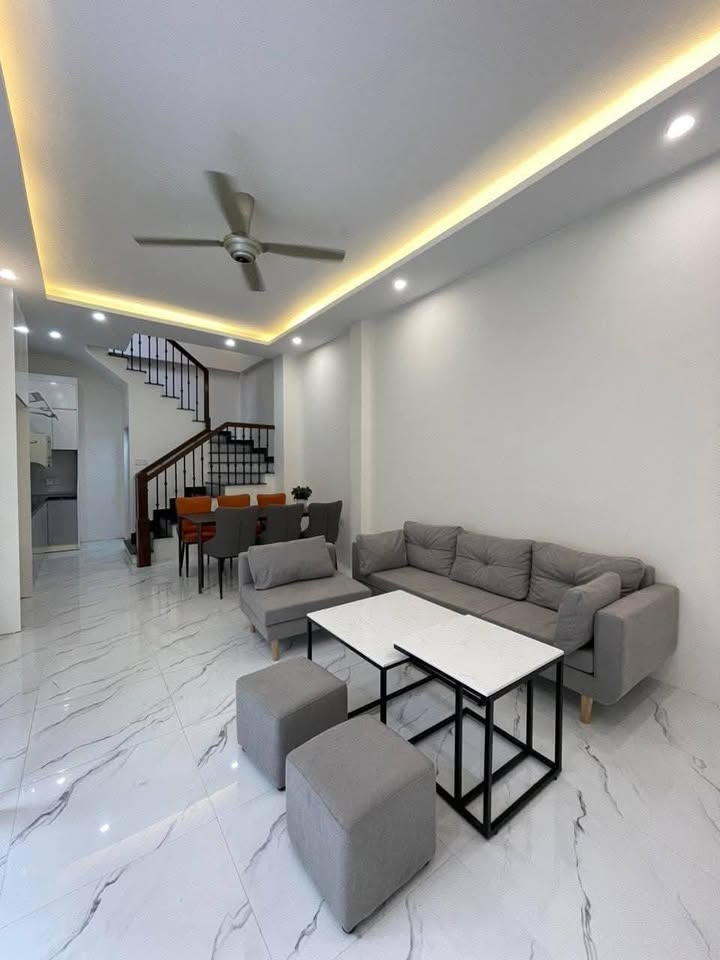 Nhà riêng Ngọc Thụy, Long Biên 35m² giá chỉ 7 tỷ - Ô tô vào tận nơi!