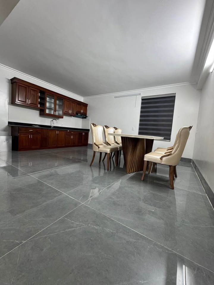 Nhà 3,5 tầng tại khu đô thị Phú Lộc 4, 72m² giá 4 tỷ - Kinh doanh thuận lợi!