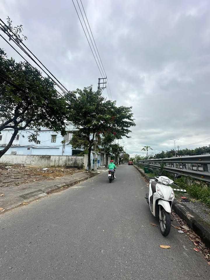 Bán gấp 3 lô đất liền kề mặt tiền Trường Chinh, Đà Nẵng - Diện tích 70-76m², giá chỉ 4.1 tỷ!