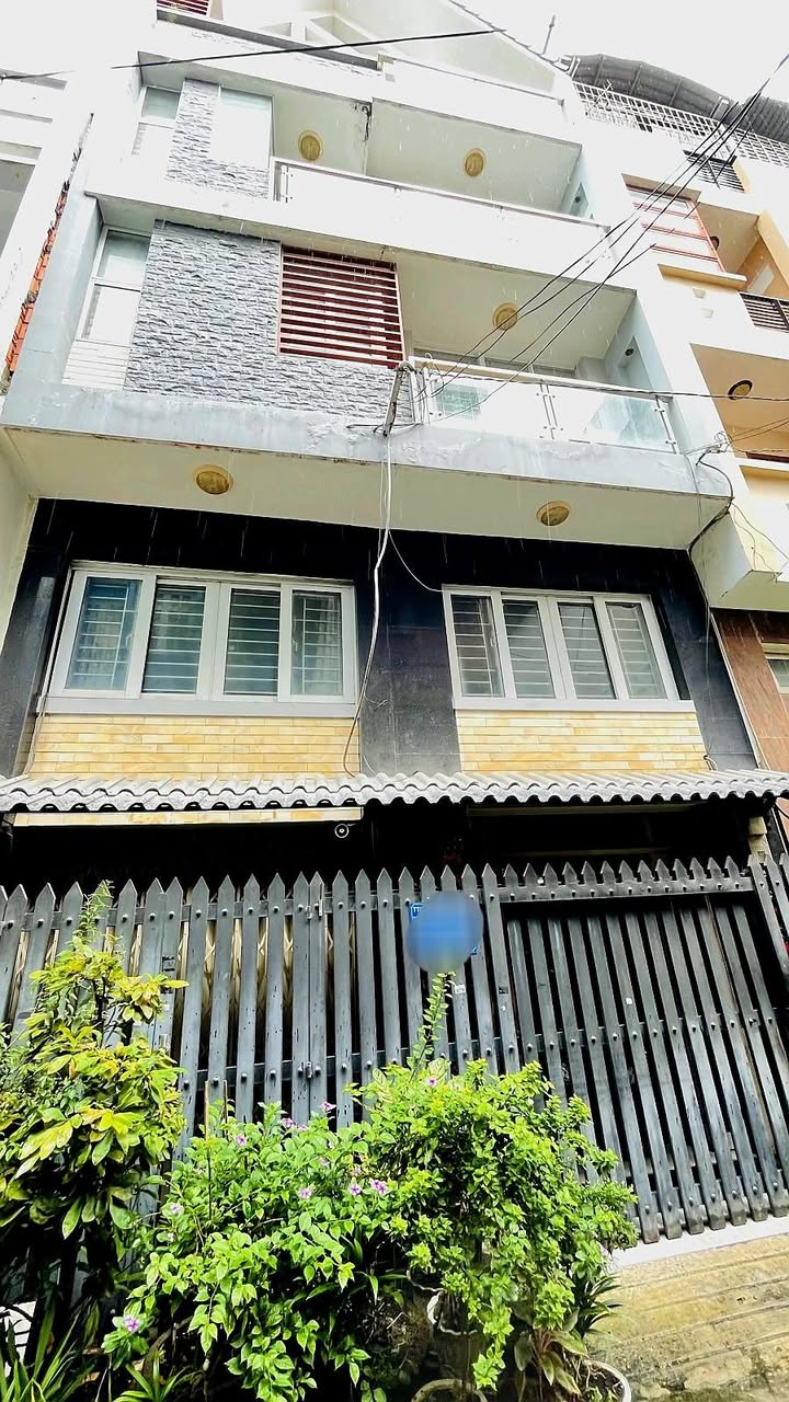 Nhà mặt tiền Nguyễn Tiểu La, Quận 10, 74m² giá 19 tỷ - Cơ hội vàng cho nhà đầu tư!