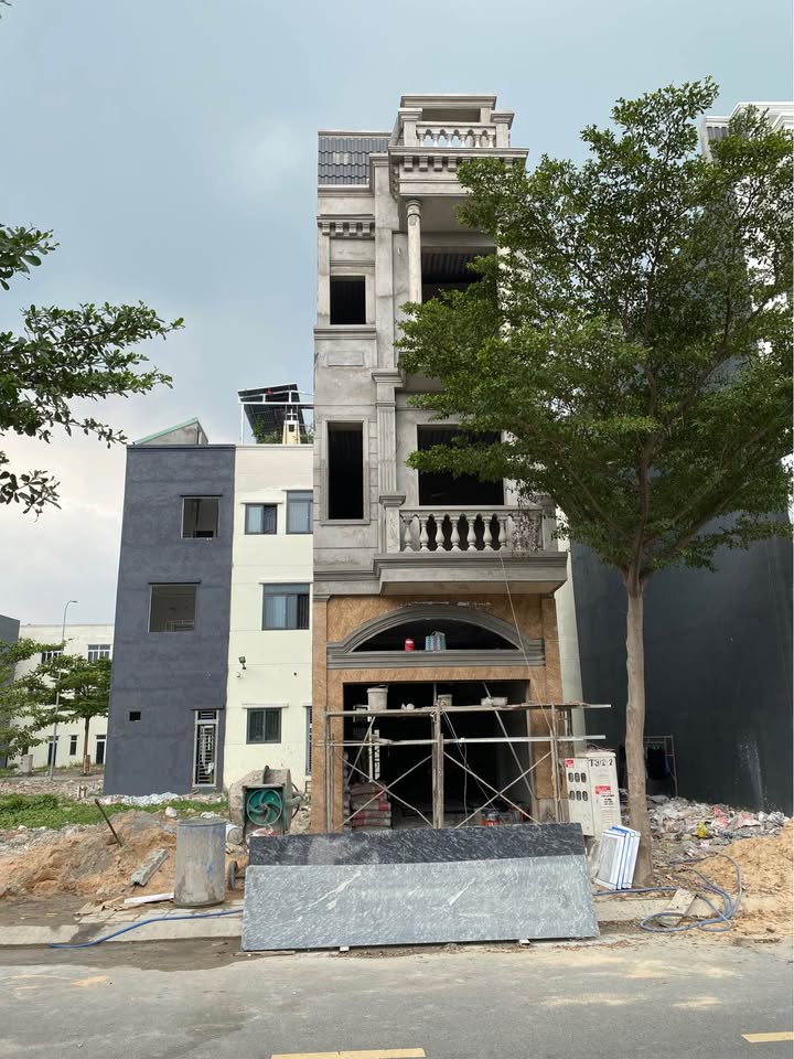 Nhà mặt tiền Tân Đông Hiệp, Dĩ An, 60m² giá 5.3 tỷ - Nhà mới hoàn thiện 100%!