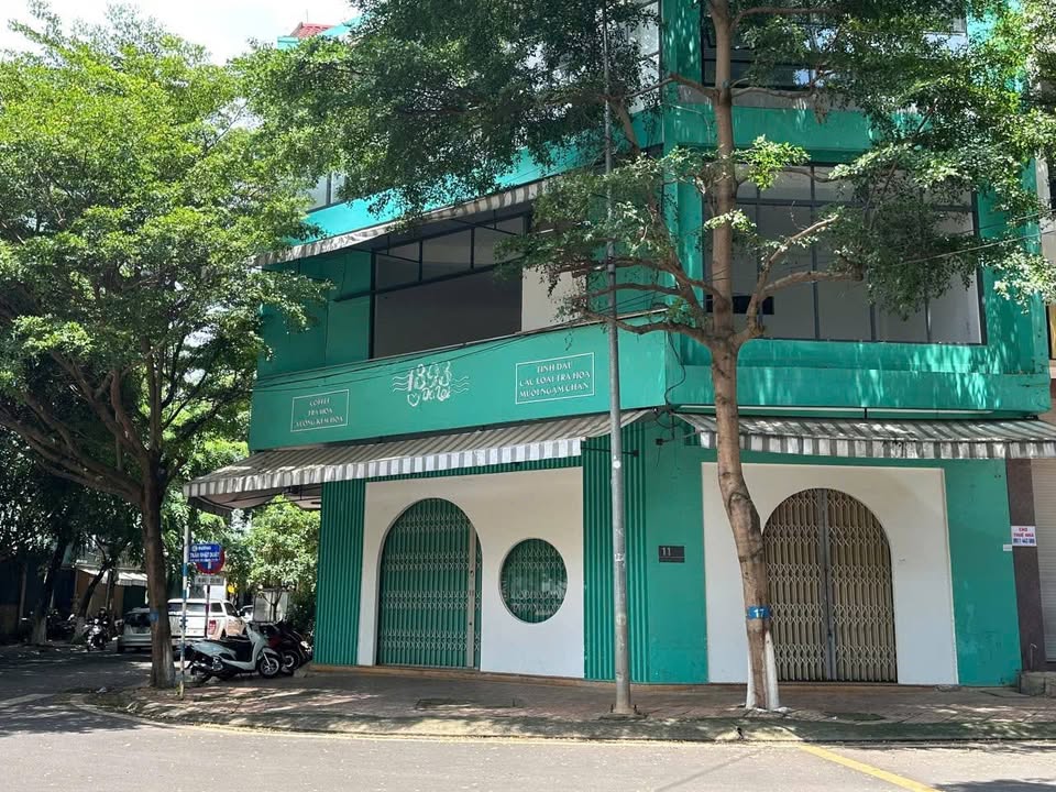 Cho thuê nhà góc 2 mặt tiền Trần Nhật Duật & Y Bih Alêo 300m² giá 35 triệu - Mặt tiền đắc địa cho kinh doanh!