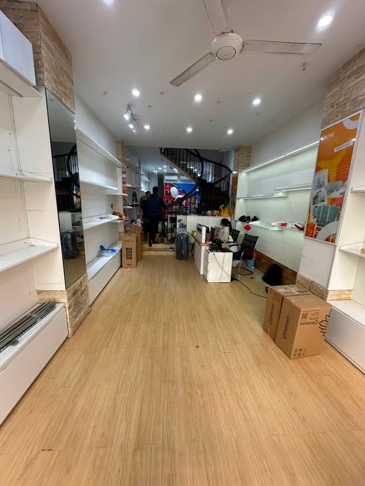 Nhà mặt tiền Hoa Hồng, Phú Nhuận 100m² - Thích hợp kinh doanh đa ngành