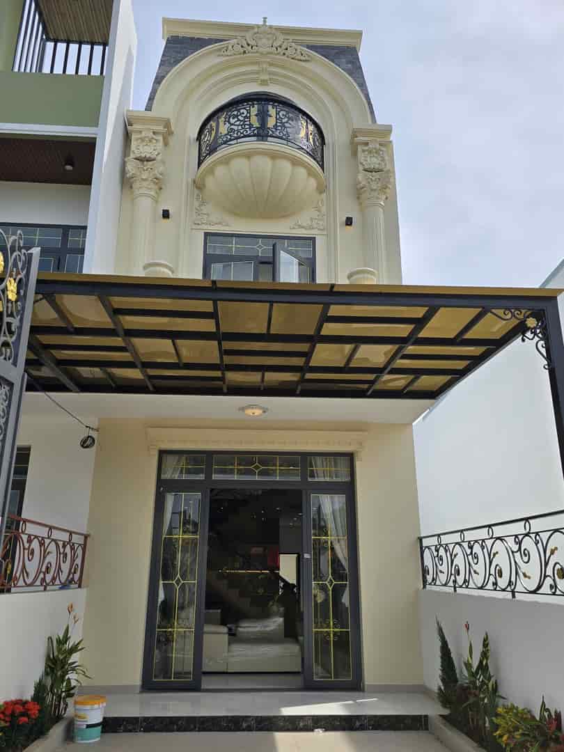 Nhà 1 trệt 2 lầu tại Bình Chánh 90m² giá 1.8 tỷ - Góp 7 triệu mỗi tháng!