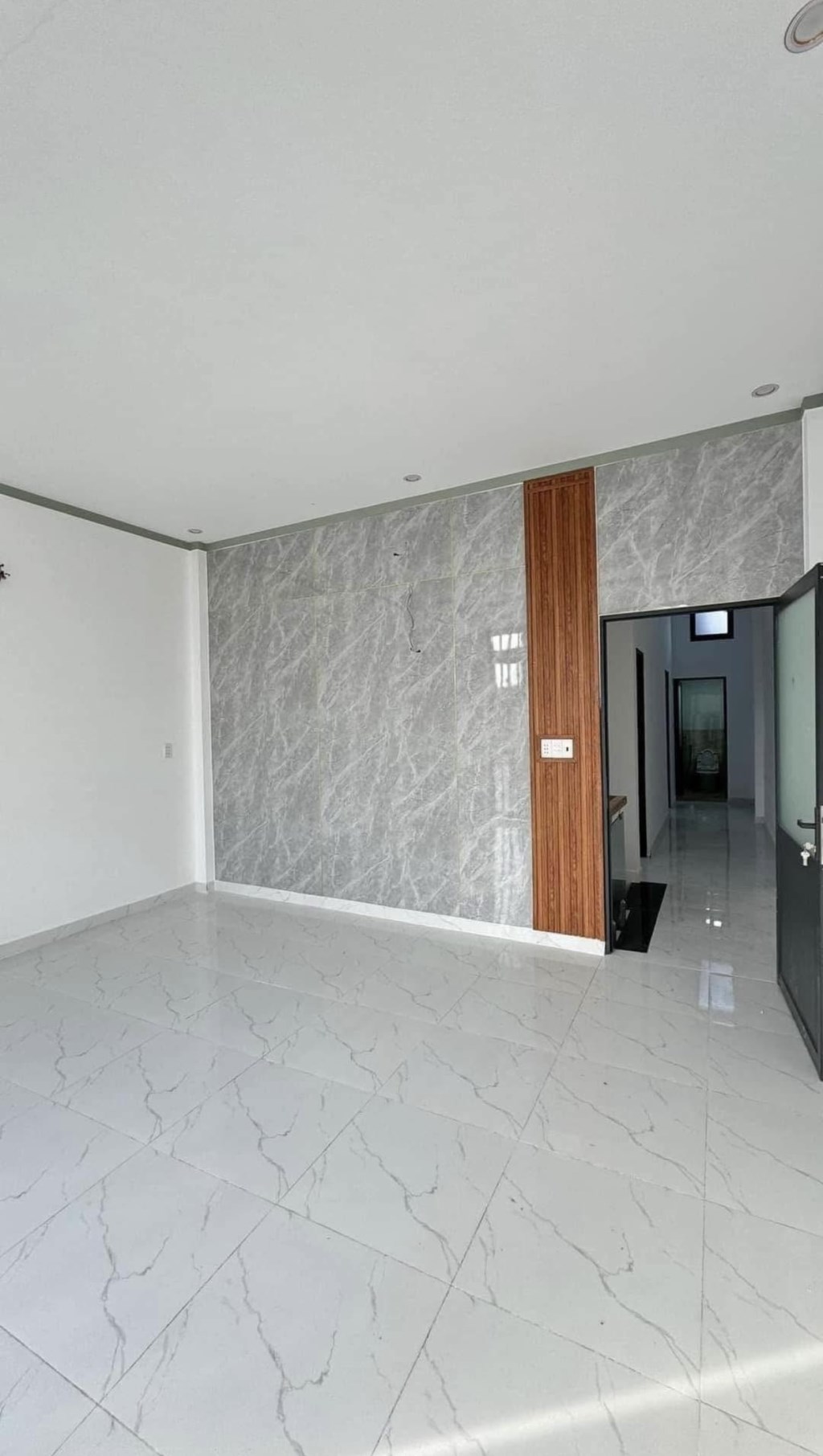 Nhà 1 trệt 1 lầu tại Tân Hiệp 70m² giá 1.8 tỷ - Sẵn sàng vào ở ngay!