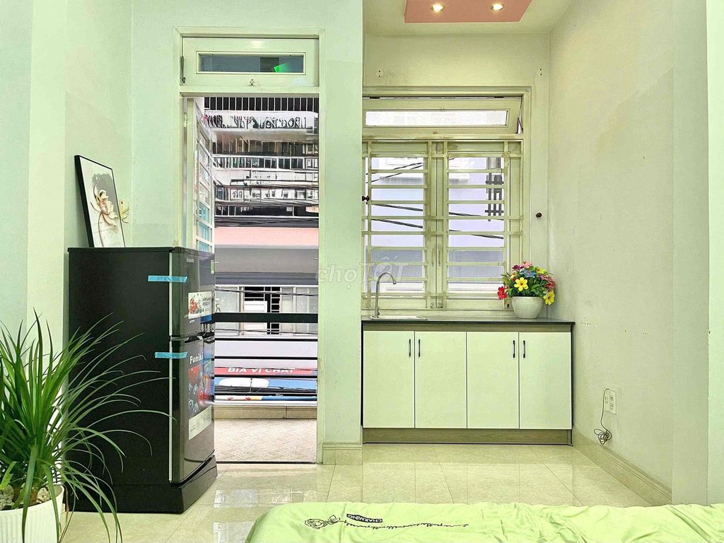 Căn hộ Studio gần Vạn Hạnh Mall và Đại học Bách Khoa 25m² giá 5.5 triệu - Không gian sống lý tưởng!
