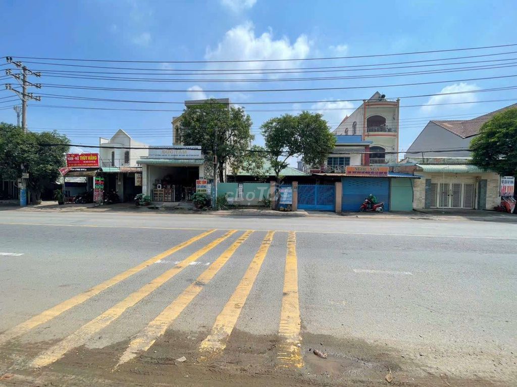 Nhà mặt tiền kinh doanh tại Dĩ An 92.4m² giá 5.2 tỷ - Đầu tư sinh lời ngay!