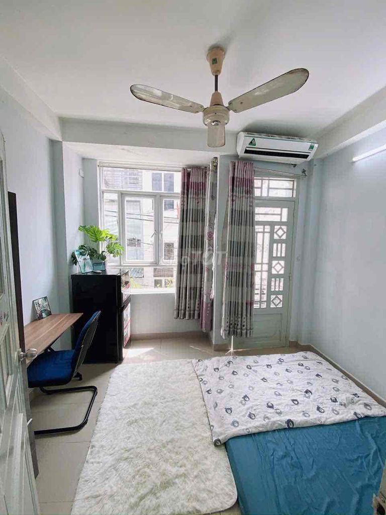 Phòng cho thuê Lạc Long Quân 26m² giá 3.3 triệu - Full nội thất cực thoáng mát!