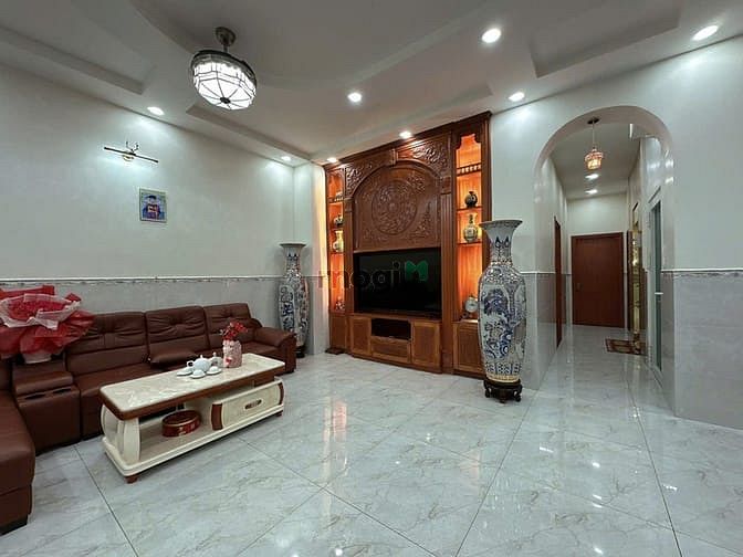 Căn hộ dịch vụ 6 tầng hầm Thống Nhất 180m² giá 33.9 tỷ - Cơ hội đầu tư sinh lời!