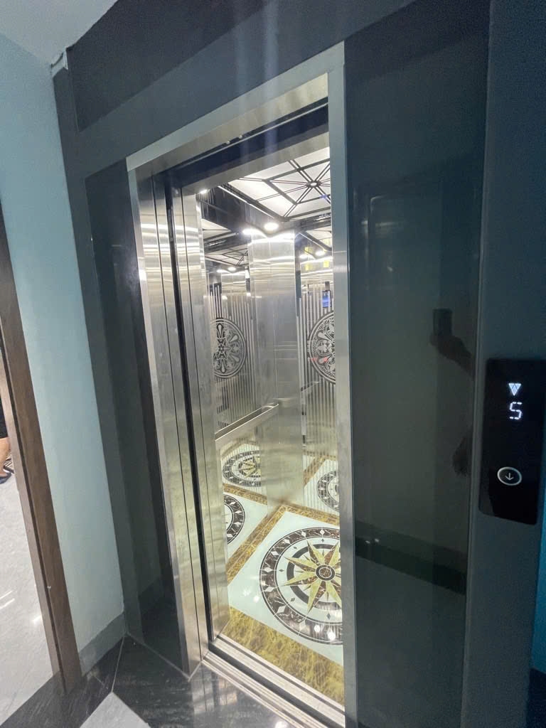 Bán liền kề Kim Chung Di Trạch 90m² giá 20,4 tỷ - Vị trí đắc địa, kinh doanh thuận lợi!