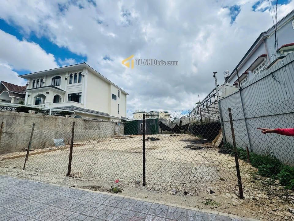 Đất kinh doanh mặt tiền Nguyên Tử Lực, Đà Lạt 300m² giá 18 tỷ - Cơ hội đầu tư tiềm năng!