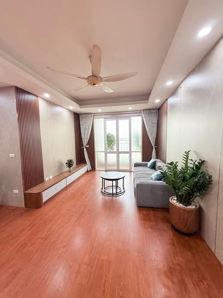 Căn hộ chung cư 121.8m² tại Long Biên giá 6 tỷ - Lô góc 3 mặt thoáng, nội thất đầy đủ!
