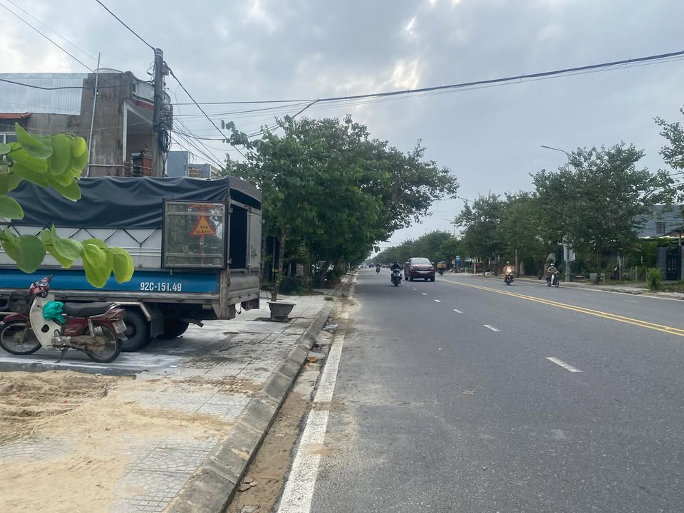 Đất nền mặt tiền đường Nguyễn Tất Thành, Cẩm Hà, Hội An 350m² chỉ 12 tỷ - Cơ hội đầu tư hấp dẫn!