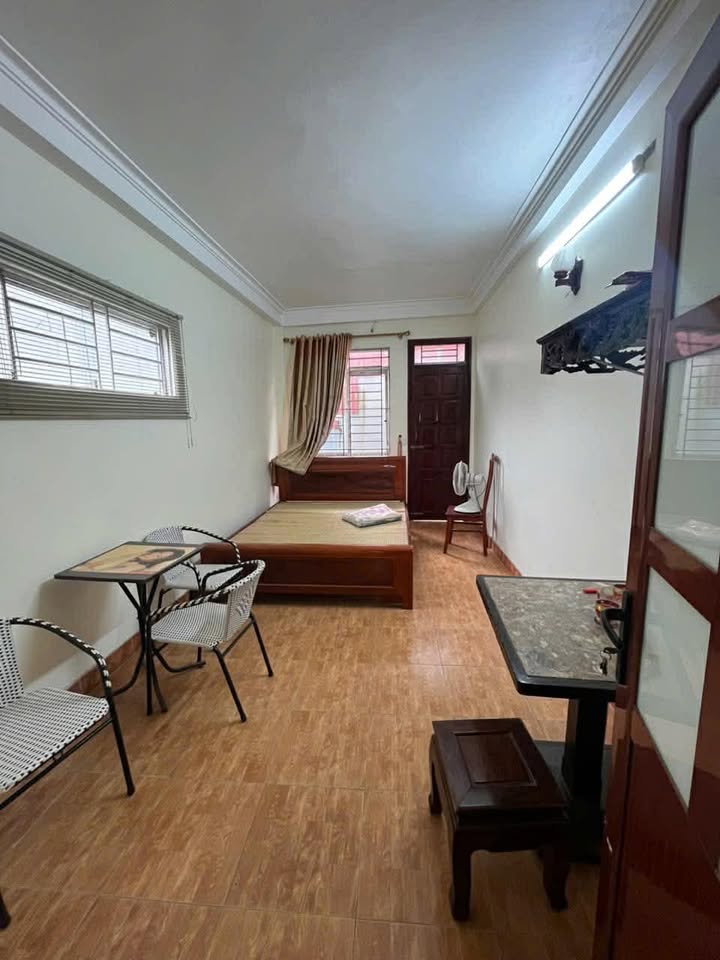 Nhà cho thuê nguyên căn 5 tầng tại Ngõ 162 Đông Thiên, 30m² - Giá chỉ 8 triệu/tháng