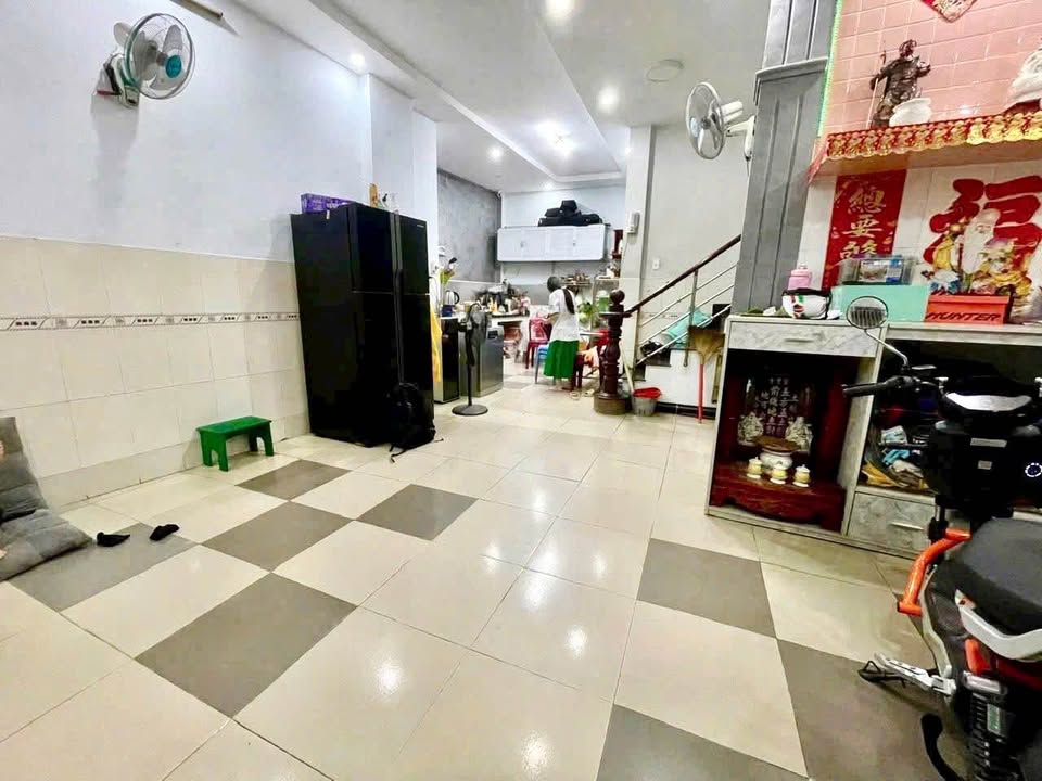 Nhà riêng Thái Phiên Q11 57.5m² giá 6.88 tỷ - Sổ hồng riêng, an ninh tuyệt đối!