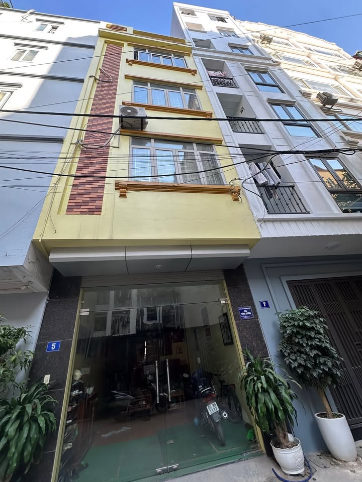 Nhà đẹp 4 tầng 40m² Đức Thắng - Giá chỉ 9 tỷ, sẵn sàng vào ở!