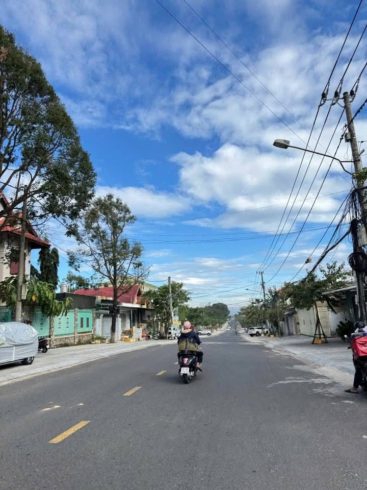 Đất thổ cư mặt tiền đường U Rê, Kon Tum 104.5m² giá 2 tỷ - Cơ hội đầu tư kinh doanh!