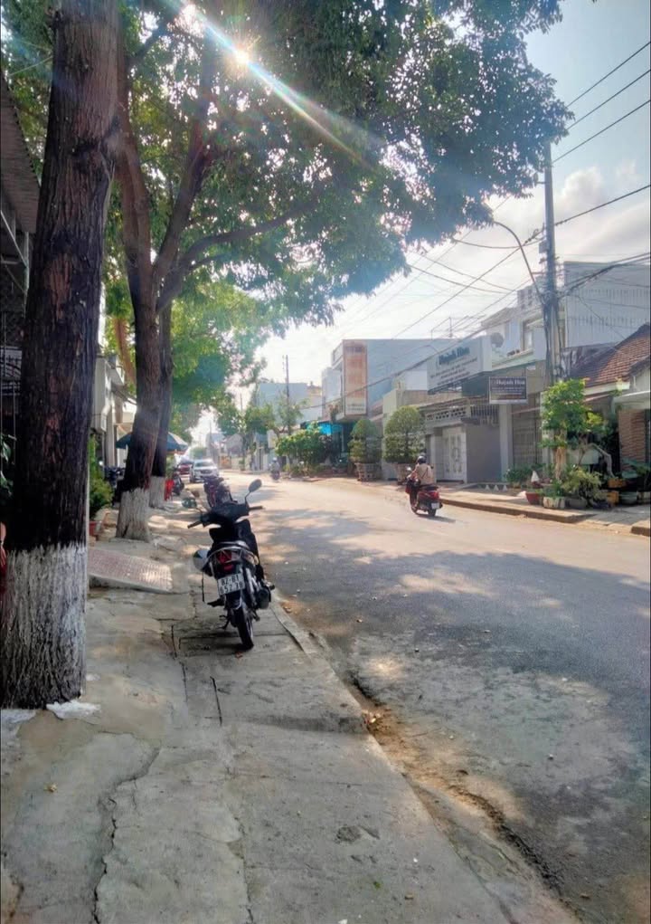 Đất nền Đống Đa, Quang Trung, Kon Tum 161.46m² giá 2 tỷ - Sổ đỏ chính chủ, hướng Nam!