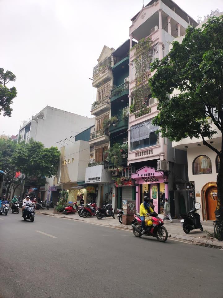 Nhà mặt phố Bà Triệu, quận Hai Bà Trưng, 38m² giá 35 tỷ - Kinh doanh đỉnh cao!