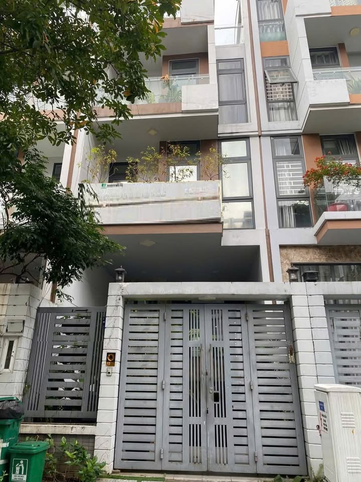 Cho thuê nhà phố Vạn Phúc City 4 tầng giá chỉ 30 triệu/tháng - Thiết kế hiện đại, tiện nghi