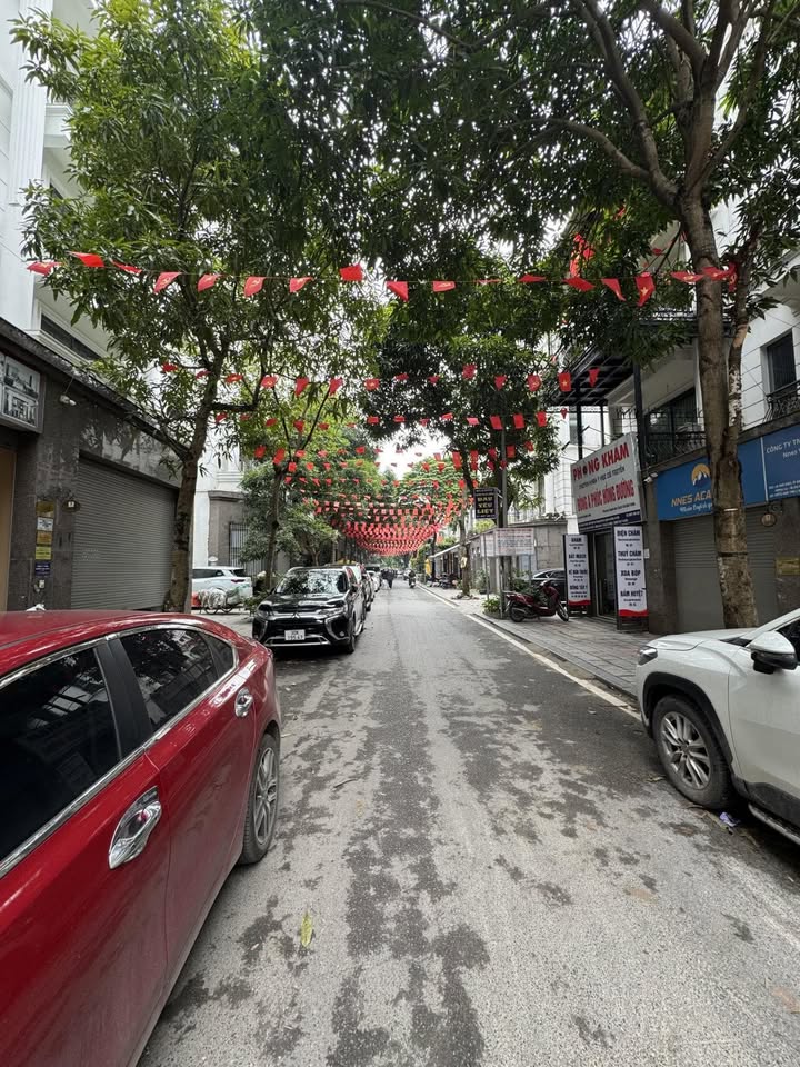 Nhà mặt phố Lacasta, Phú La, 90m², 6 tầng - Cho thuê 90 triệu/tháng!