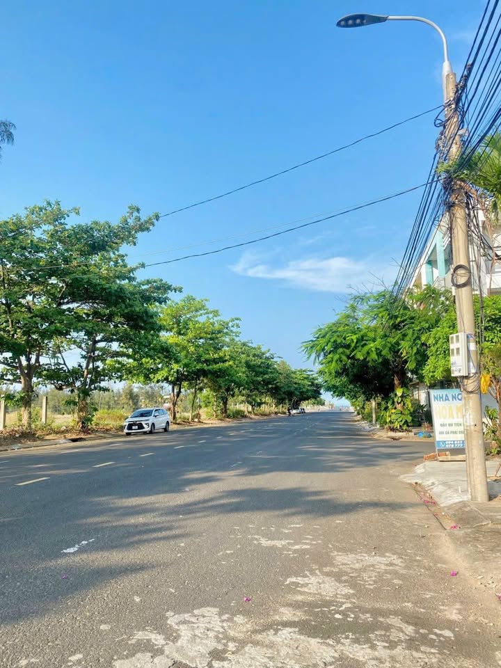 Nhà mặt tiền An Dương Vương, Tuy Hòa 85m² giá 5.9 tỷ - Cơ hội đầu tư tuyệt vời!