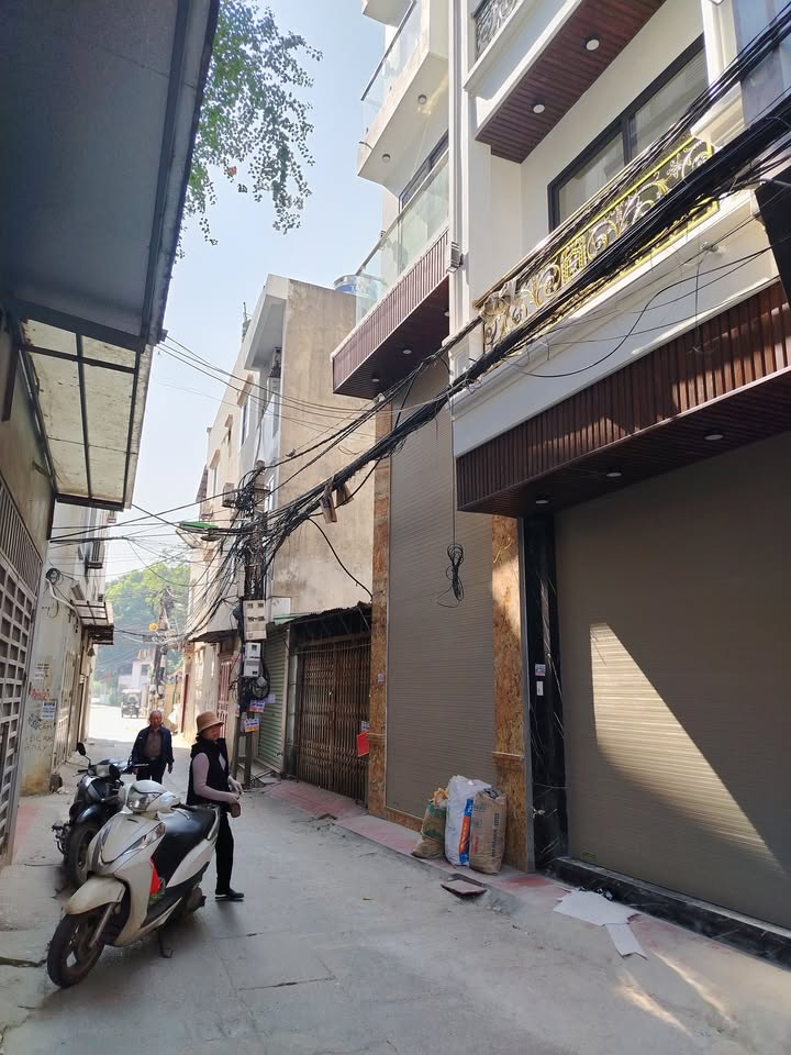 Nhà đẹp Định Công Thượng 48m² 6 tầng - Ô tô đỗ cửa ngay