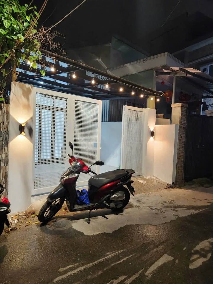 Nhà cho thuê kiệt 393 Nguyễn Phước Nguyên, Đà Nẵng 2PN - Sân xe rộng, giá tốt!