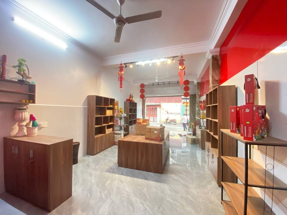 Cho thuê mặt bằng tầng 1 mặt phố Bắc Cầu, Long Biên 80m² giá 8 triệu - Kinh doanh đỉnh cao!