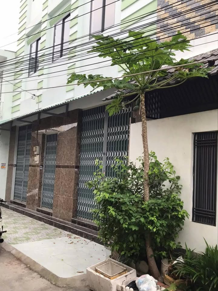 Nhà bán tại đường Trương Phước Phan, quận Bình Tân, 54m², giá 1 tỷ - Dọn vào ở ngay!