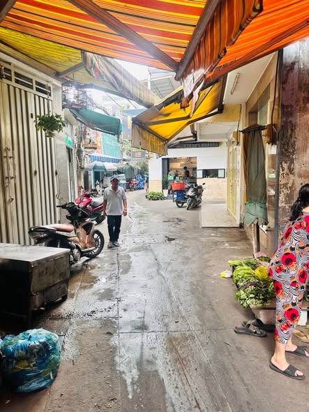 Nhà mặt tiền chợ Xóm Thuốt Gò Vấp 40m² giá 6.6 tỷ - Cơ hội kinh doanh siêu hiếm!