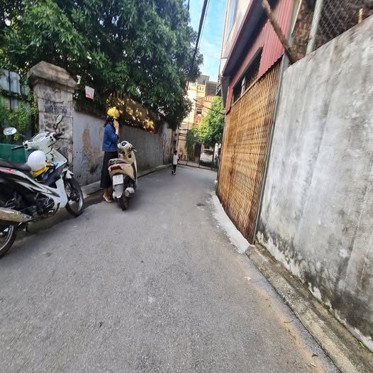 Đất Kiêu Kỵ, Gia Lâm 66m² giá 5 tỷ - Sổ đỏ chính chủ, ô tô vào tận nơi!