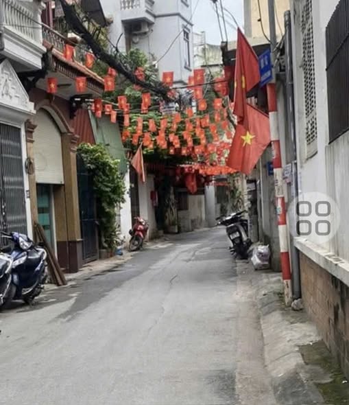 Nhà đẹp Thạch Bàn 35m² giá 6 tỷ - Sẵn sàng ở ngay!