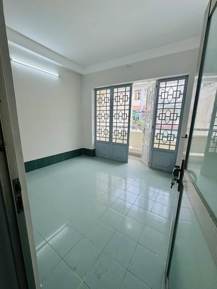 Nhà mặt tiền Hồng Lạc Tân Bình 60m² giá 11.9 tỷ - Đầu tư sinh lời ngay!