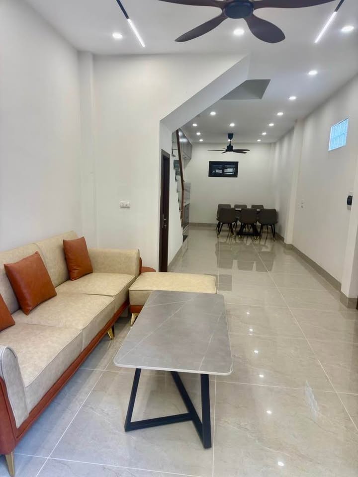 Lô đất Thạch Bàn 40m² giá 7.4 tỷ - Ngõ ô tô vào tận nơi!