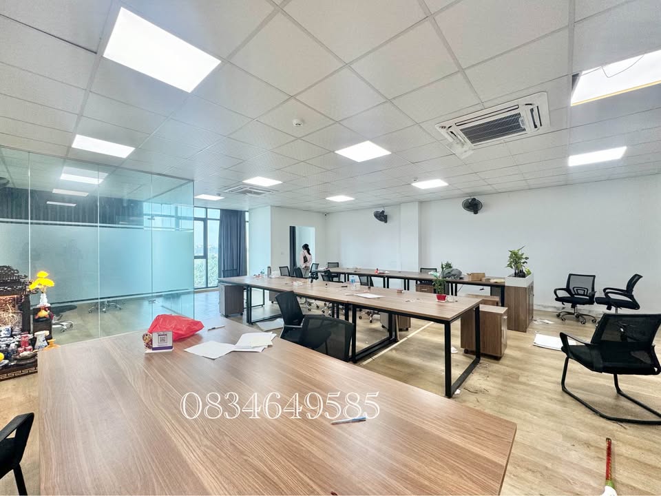 Cho thuê văn phòng Lê Quang Đạo, Nam Từ Liêm 120m² giá 20 triệu - Sẵn nội thất, view đẹp!