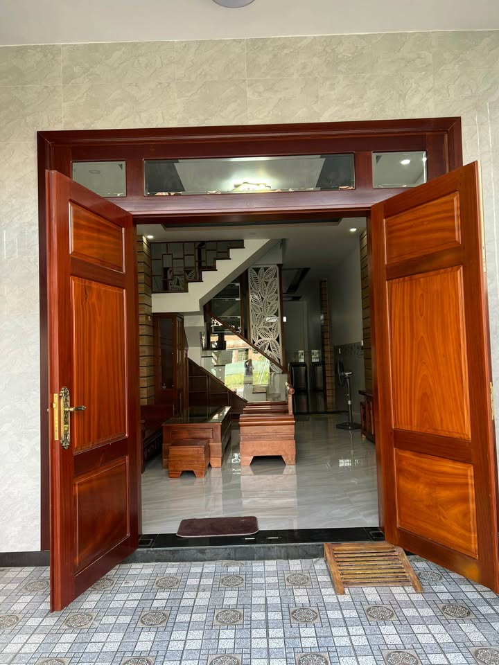 Nhà lầu đường 7, phường 4, Sóc Trăng 84m² giá 2.45 tỷ - Nhà mới 90%, full nội thất cao cấp!