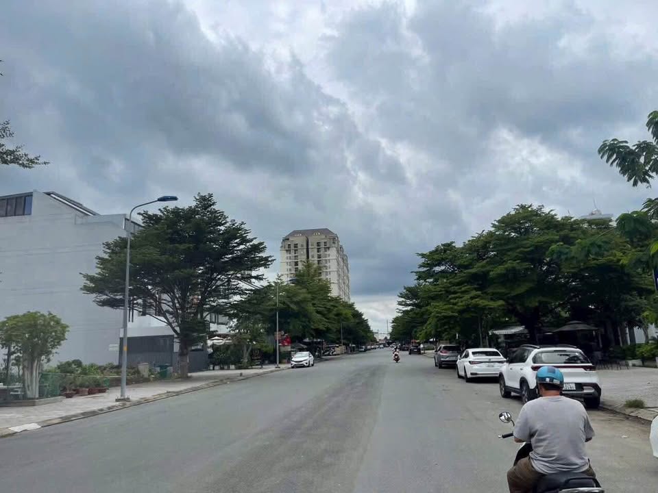 Nhà mặt tiền Huy Cận, Quận 9, diện tích 175m² - Cơ hội đầu tư hấp dẫn!