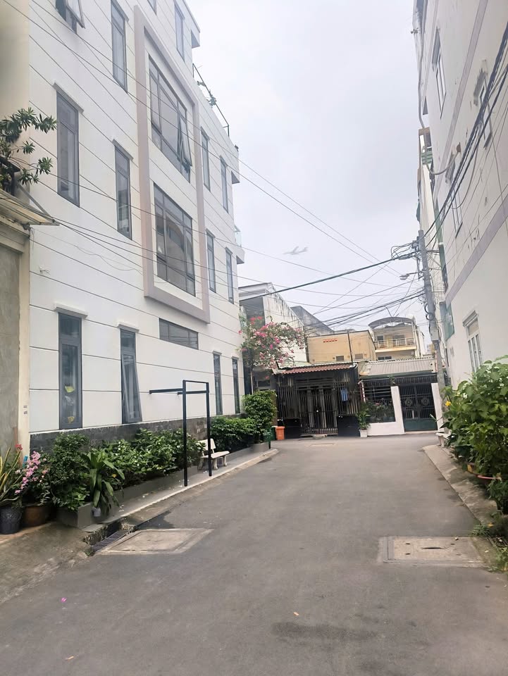 Nhà 4 tầng Hiệp Bình Chánh 79m² giá 7,68 tỷ - Ô tô vào tận nhà!