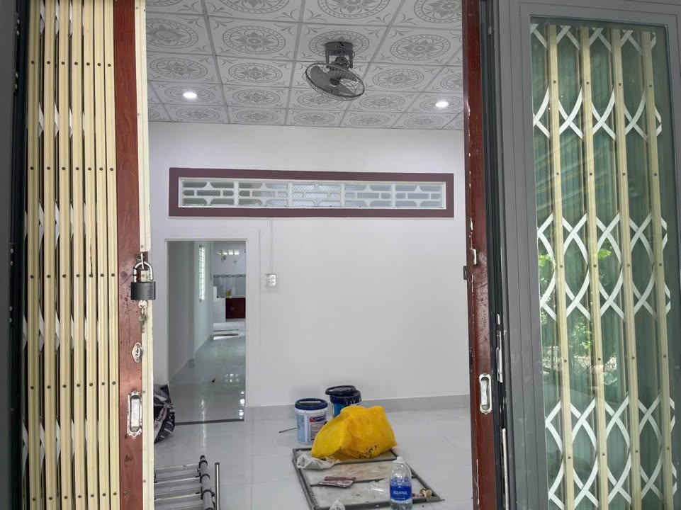 Nhà bán Phường Long Đức 125m² giá 1.2 tỷ - Sân đậu ô tô thoải mái!