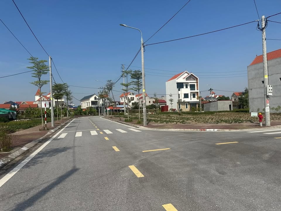 Đất nền Xuân Kiên 80m² giá thỏa thuận - Vị trí đắc địa gần ngã tư cầu Lạc Quần!