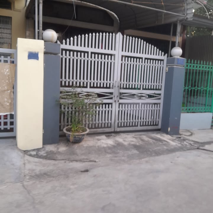 Bán đất tặng nhà 3 tầng tại đường Hoàng Thạch, Minh Tân, Kinh Môn 100m² chỉ 1 tỷ - Địa điểm lý tưởng cho kinh doanh!