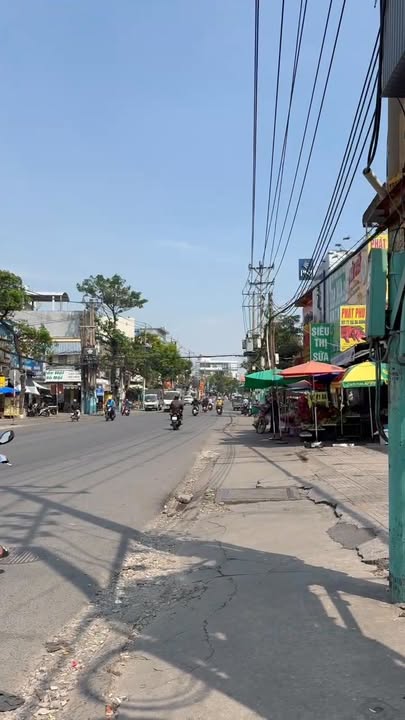 Nhà bán Dĩ An 168m², mặt tiền đường Nguyễn Trãi - Khu đô thị tiện ích