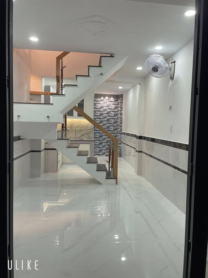 Nhà phố Hiệp Thành, Quận 12, 24m² chỉ 2.49 tỷ - Sổ hồng riêng, mới đẹp!