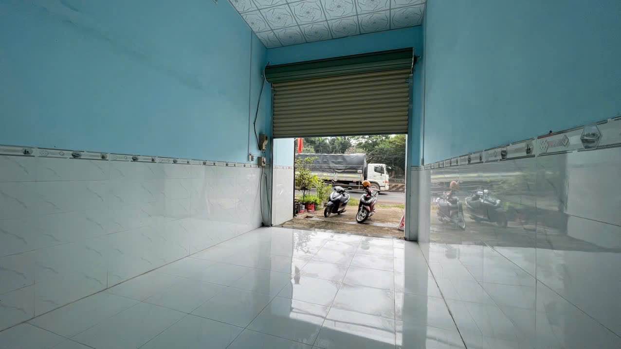 Nhà mặt tiền đường QL1A, xã Tây Hòa, 124m² chỉ 2.6 tỷ - Cơ hội đầu tư tuyệt vời!