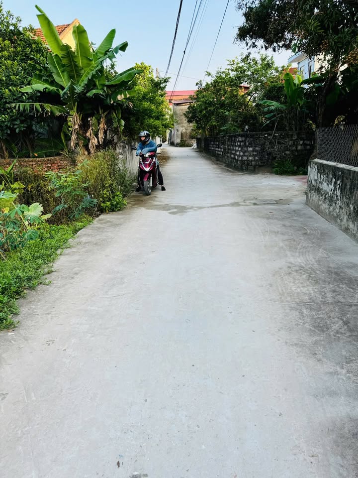 Lô đất thổ cư 180m² Thôn Nguyệt Trung, Yên Tân - Giá chỉ 900 triệu, pháp lý rõ ràng!