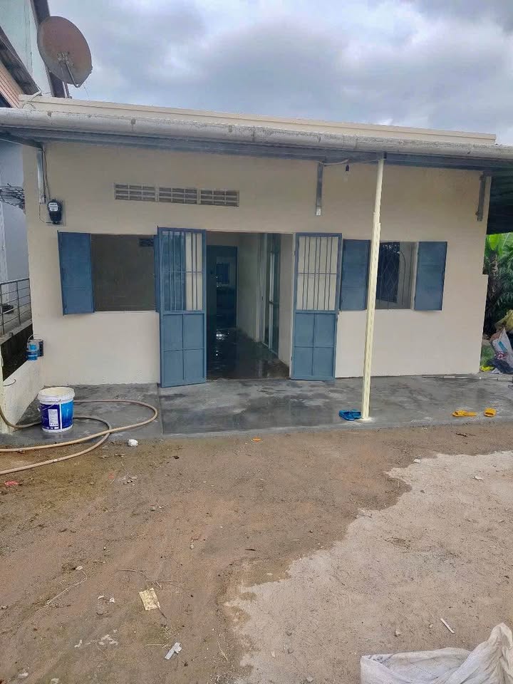 Nhà mặt tiền đường Trịnh Hoài Đức, Lộc Nga 2PN giá 2 triệu - Tiện nghi đầy đủ!