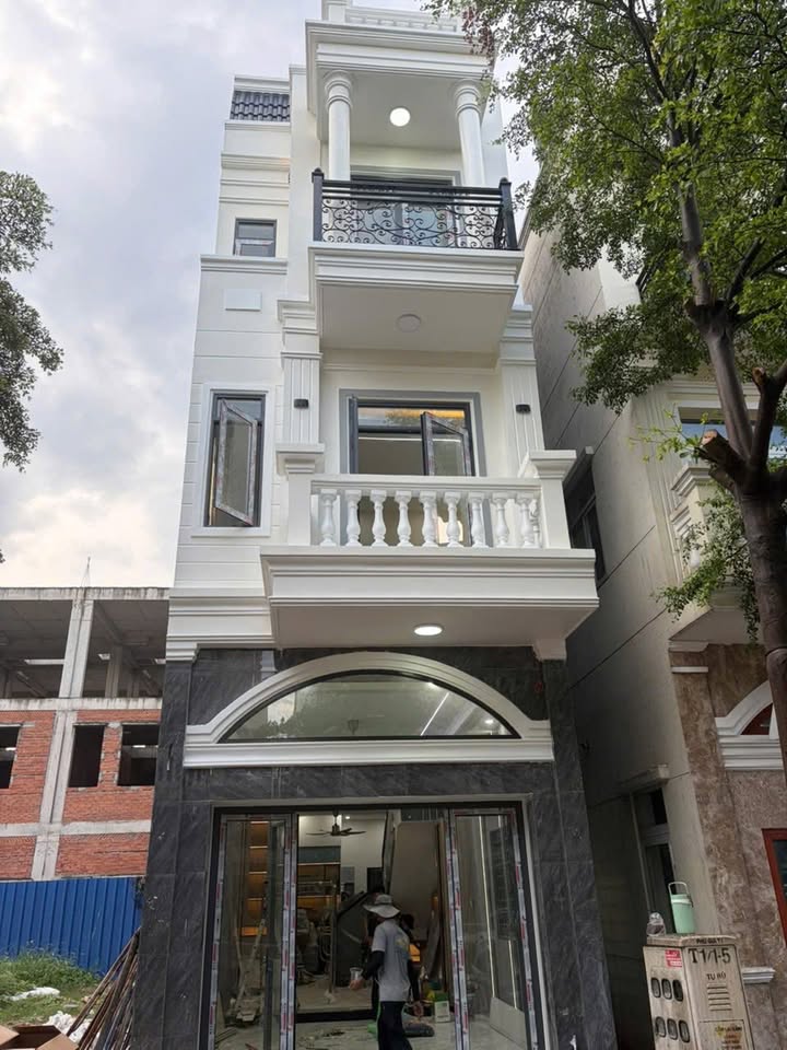 Nhà phố KDC Icon Dĩ An 60m² giá chỉ 5.2 tỷ - Thiết kế hiện đại, đầy đủ nội thất!