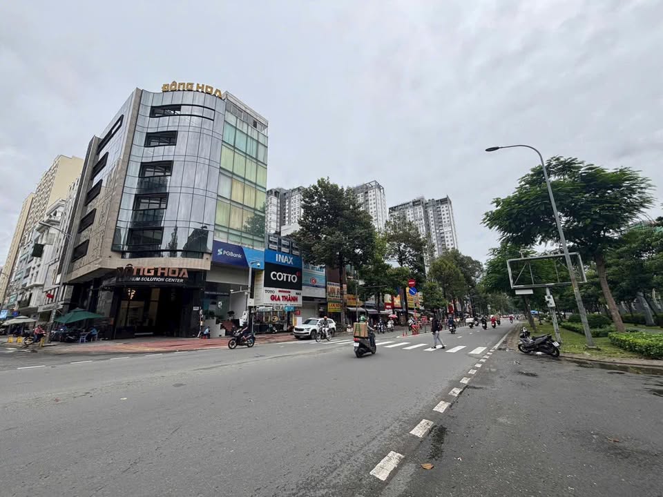 FrontHouse đường Lý Thường Kiệt, Quận 10, 132m² giá chỉ 52 tỷ - Cơ hội đầu tư hiếm có!